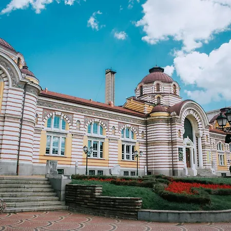 Homely In Lozenets Апартаменты